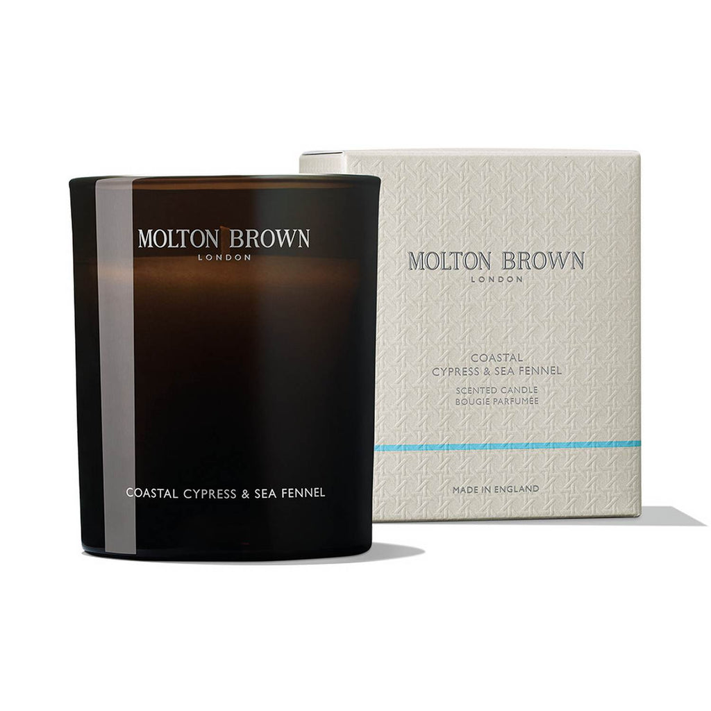 Hier können Sie Molton Brown Coastal Cypress & Sea Fennel Duftkerze kaufen - MoniQue Cosmetique Shop 