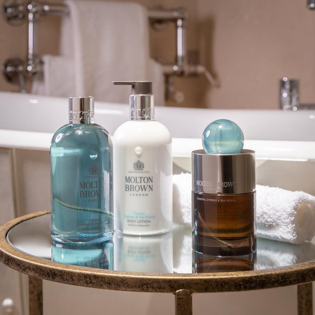 MoniQue Cosmetique - Molton Brown Coastal Cypress & Sea Fennel Bath & Shower Gel hier kaufen